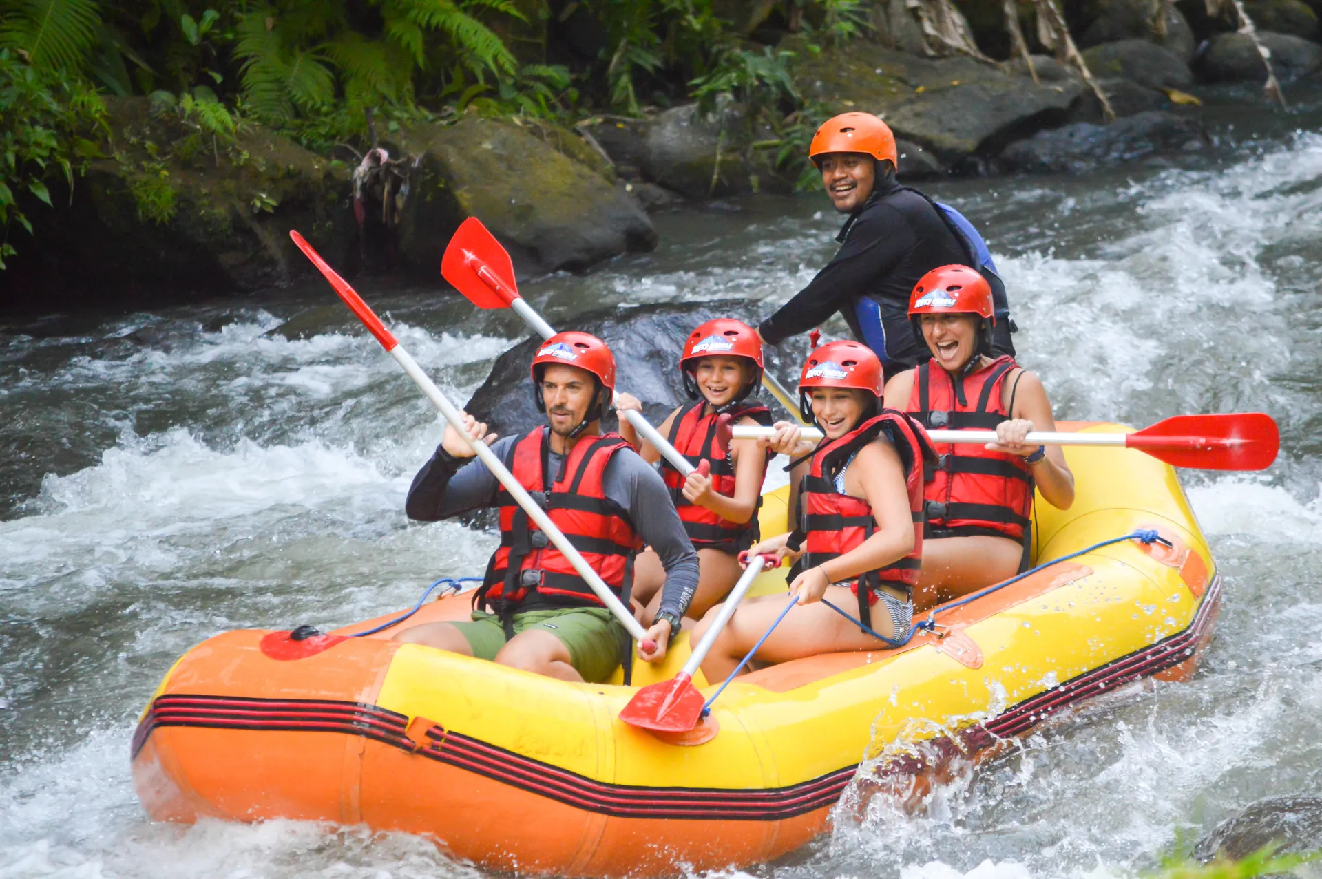 Sungai yang Menantang  :  Tempat Rafting  di Bogor   yang Menawarkan Sensasi Berbeda.