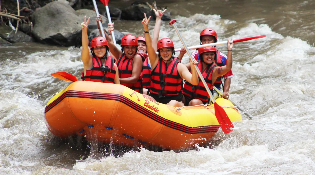 Rasakan Pengalaman Seru  Rafting  di Sungai Cisadane Bogor  dengan Harga Terjangkau   yang Menantang  di Kota Bogor .