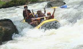 Melihat-lihat Tempat  Arung Jeram   Hemat Biaya  di   Tempat Wisata Bogor? Coba  Sungai Cisadane !