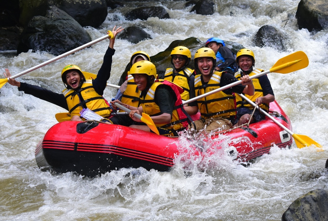 Rafting Murah  di  Sungai di Bogor  Bogor :  Pilihan Liburan Menarik  dengan Harga Terjangkau  untuk Anda .